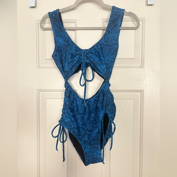 Albion Fit The Muse One-Piece in Mykonos Navy XS - Picture 1 of 2